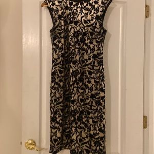Vince Camuto black and gold velvety size 8